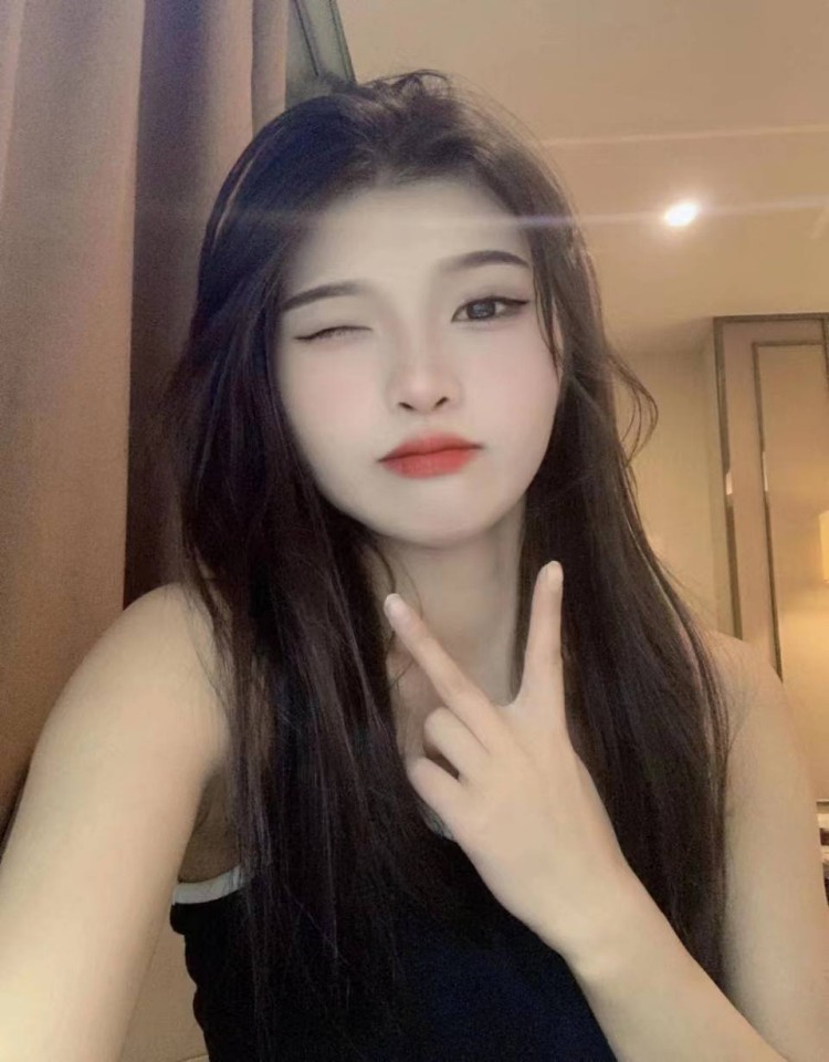 妻子初次接受三人行小说,不卡在线播放